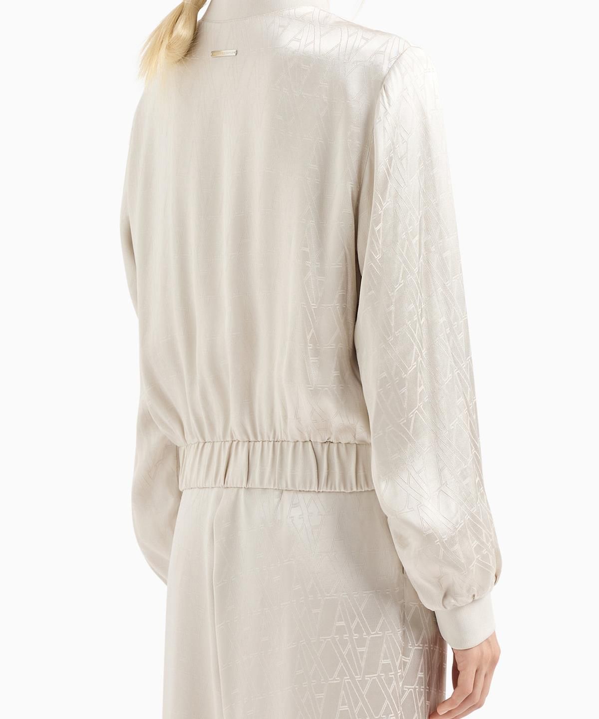 아르마니 익스체인지(ARMANI EXCHANGE) 여성 글로시 로고 패턴 레이온 블루종 _라이트 베이지_A424310501