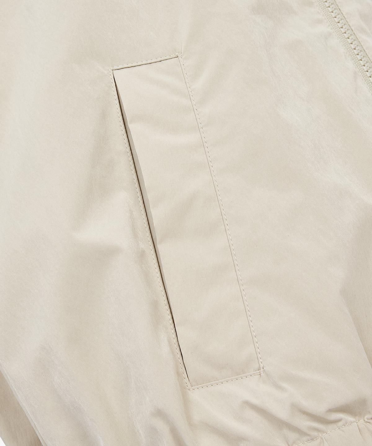 아르마니 익스체인지(ARMANI EXCHANGE) 여성 로고 패치 래글런 블루종 _라이트 베이지_A425110503