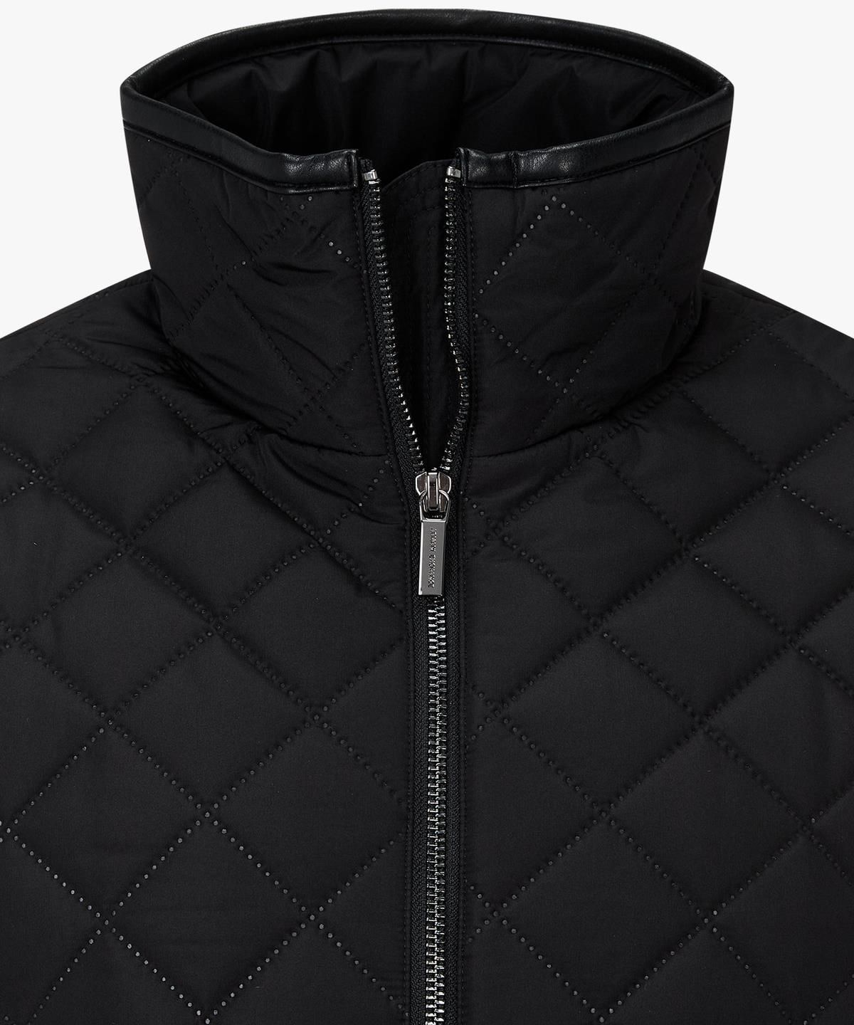 아르마니 익스체인지(ARMANI EXCHANGE) 여성 하이넥 다이아 퀼팅 패턴 자켓 _블랙_A425310507