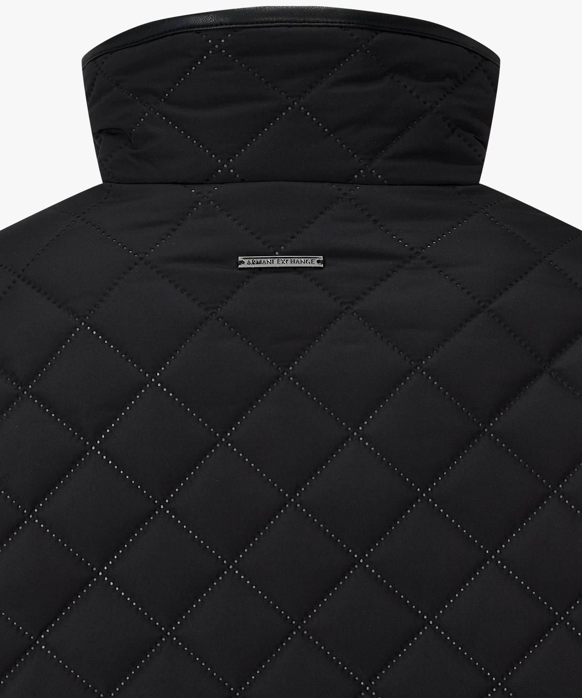 아르마니 익스체인지(ARMANI EXCHANGE) 여성 하이넥 다이아 퀼팅 패턴 자켓 _블랙_A425310507