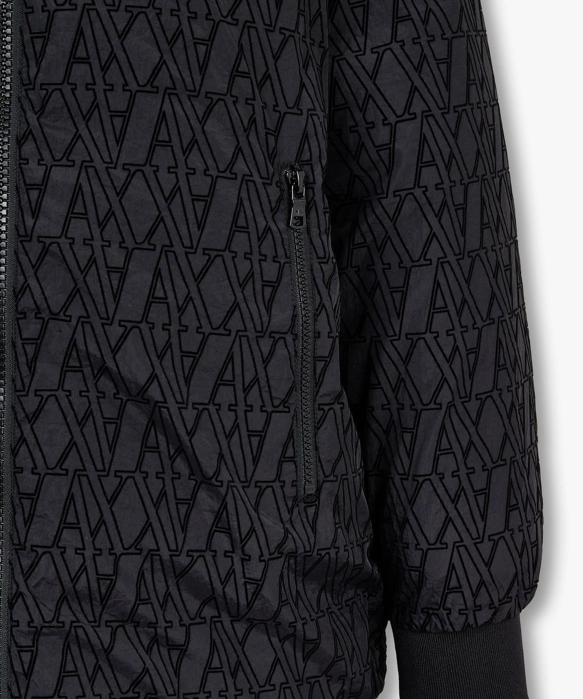 아르마니 익스체인지(ARMANI EXCHANGE) 여성 플록 로고 패턴 패디드 코트 _블랙_A424310510