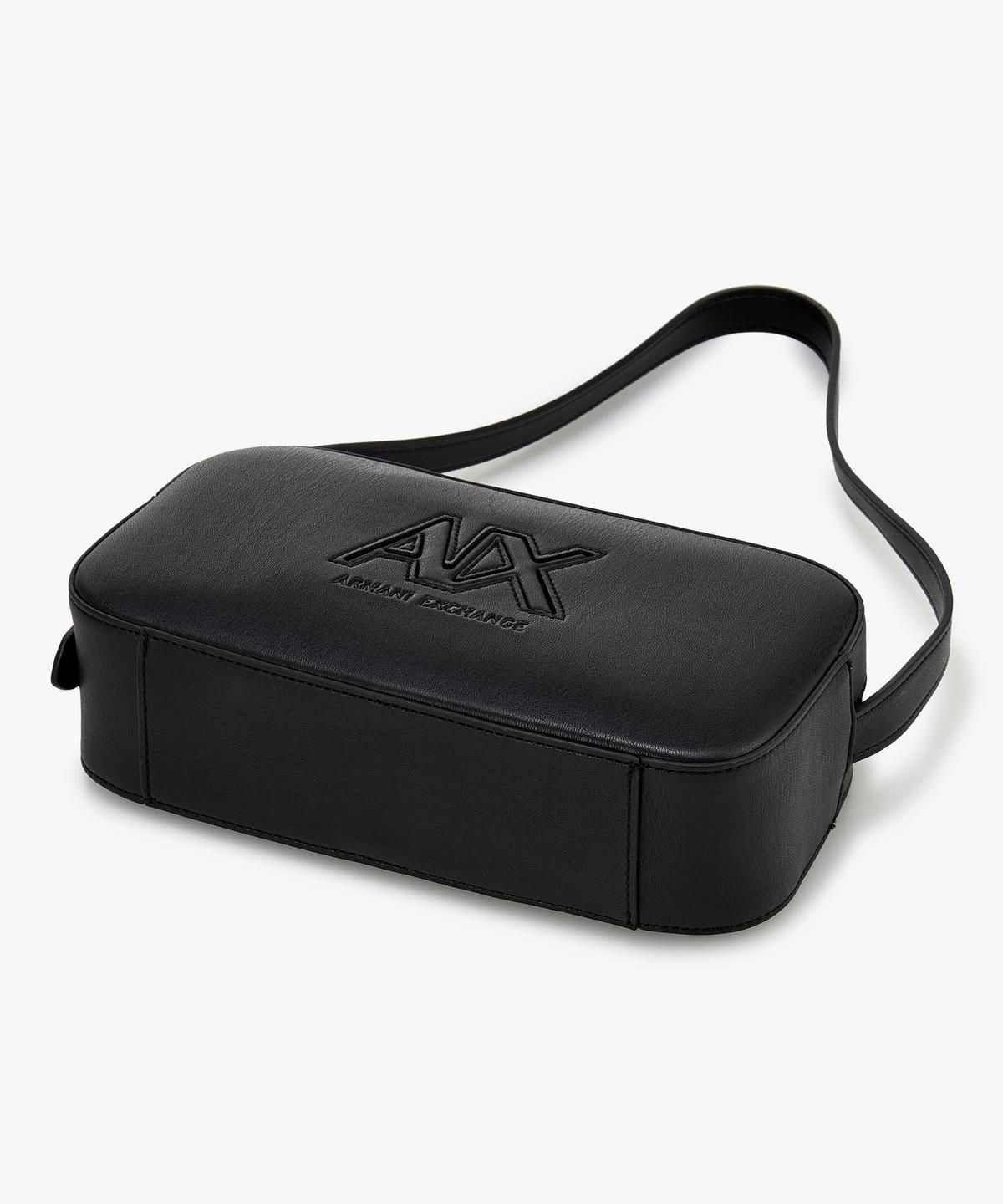 아르마니 익스체인지(ARMANI EXCHANGE) 여성 스티치 로고 카메라 백 _블랙_A425370508