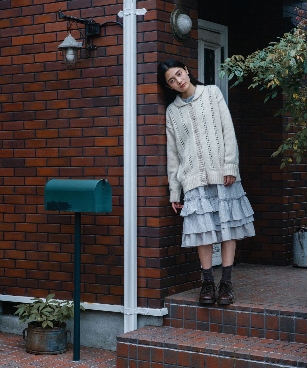 오헤시오(OHESHIO) CHECK FRILL MIDI SKIRT, LIGHT BEIGE