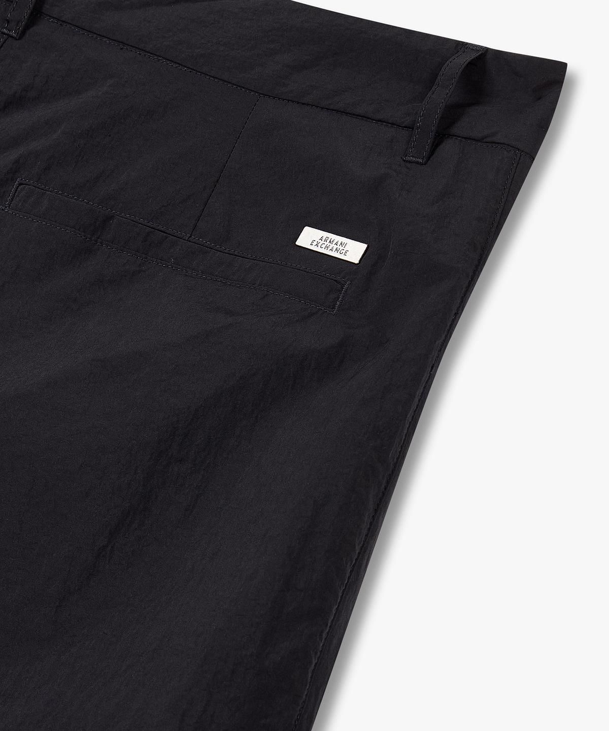 아르마니 익스체인지(ARMANI EXCHANGE) 남성 원 턱 플리츠 나일론 팬츠 _다크 네이비_A416142007