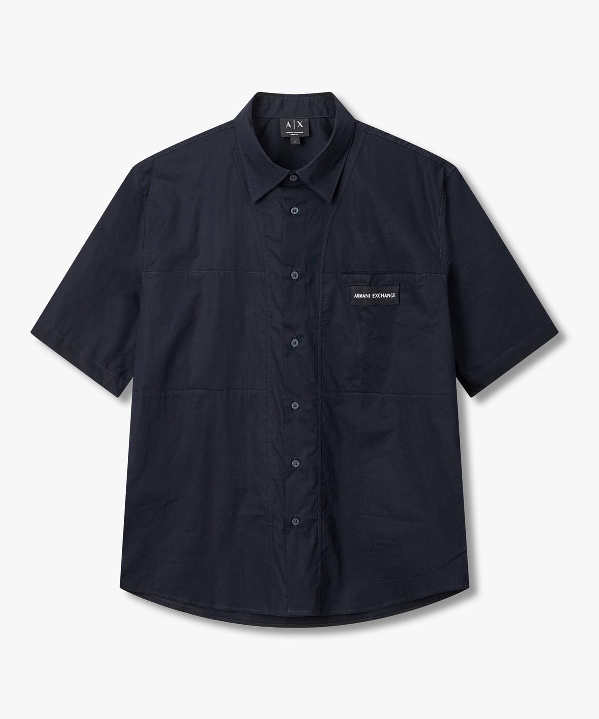 아르마니 익스체인지(ARMANI EXCHANGE) 남성 로고 라벨 패치 숏 슬리브 셔츠 _다크 네이비_A416120006