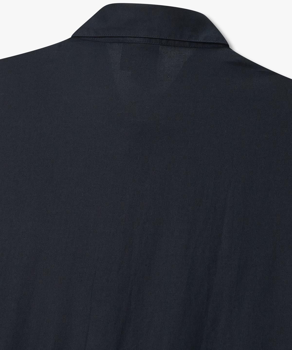 아르마니 익스체인지(ARMANI EXCHANGE) 남성 린넨 블렌드 밴딩 헴 디테일 셔츠 _다크 네이비_A416120012