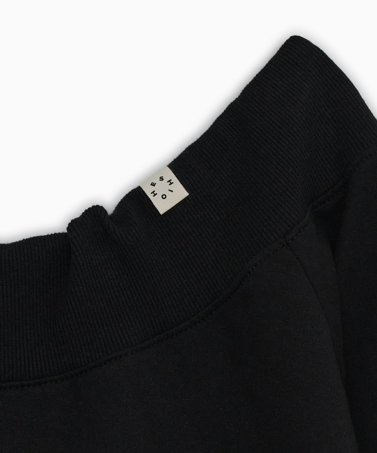 오헤시오(OHESHIO) STRING OFF SHOULDER SWEATSHIRT, BLACK