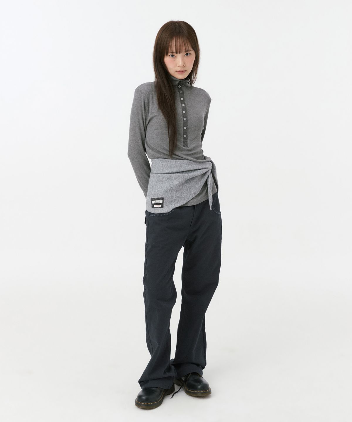 오헤시오(OHESHIO) BUTTON SLIM LONG SLEEVE, CHARCOAL