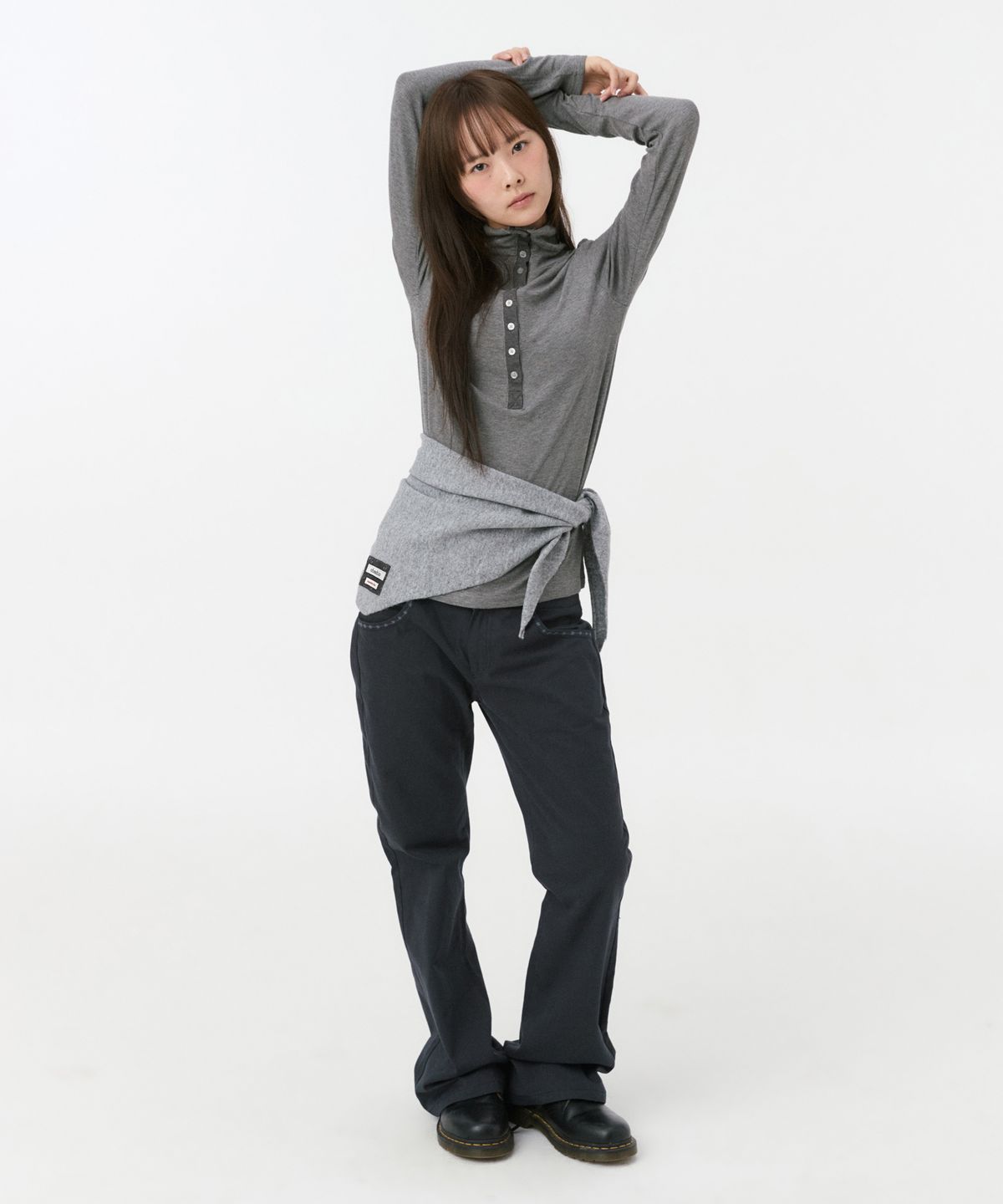오헤시오(OHESHIO) BUTTON SLIM LONG SLEEVE, CHARCOAL
