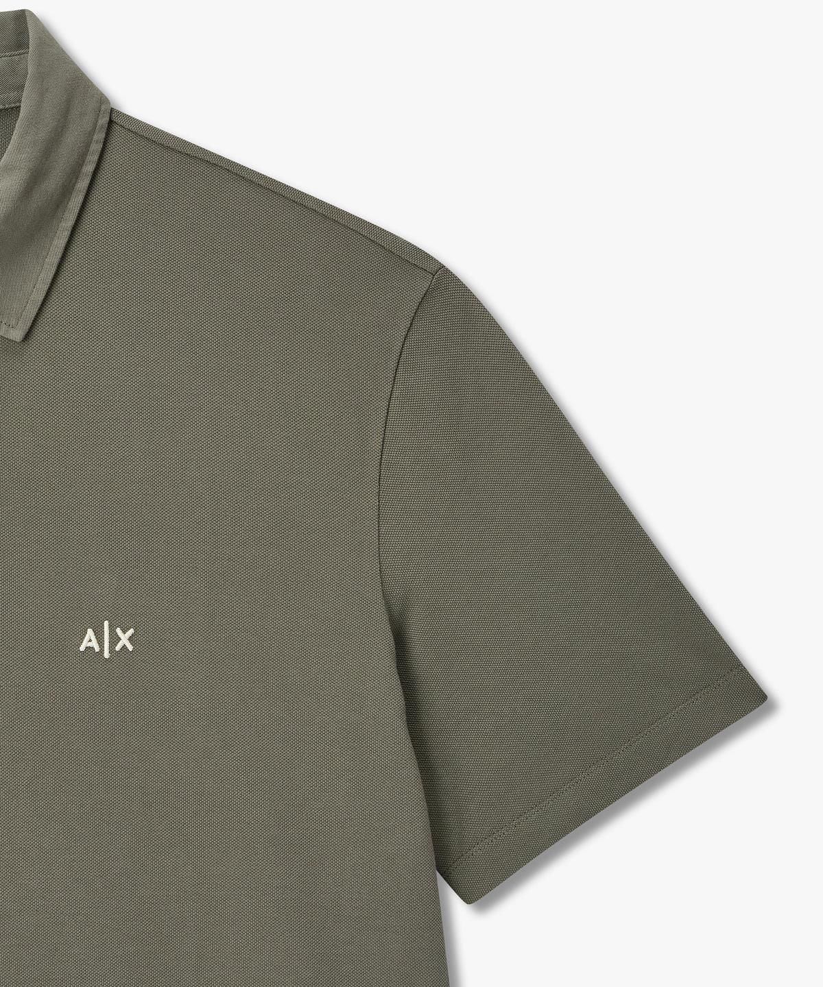 아르마니 익스체인지(ARMANI EXCHANGE) 남성 로고 자수 피케 폴로 셔츠 _카키 브라운_A416131016