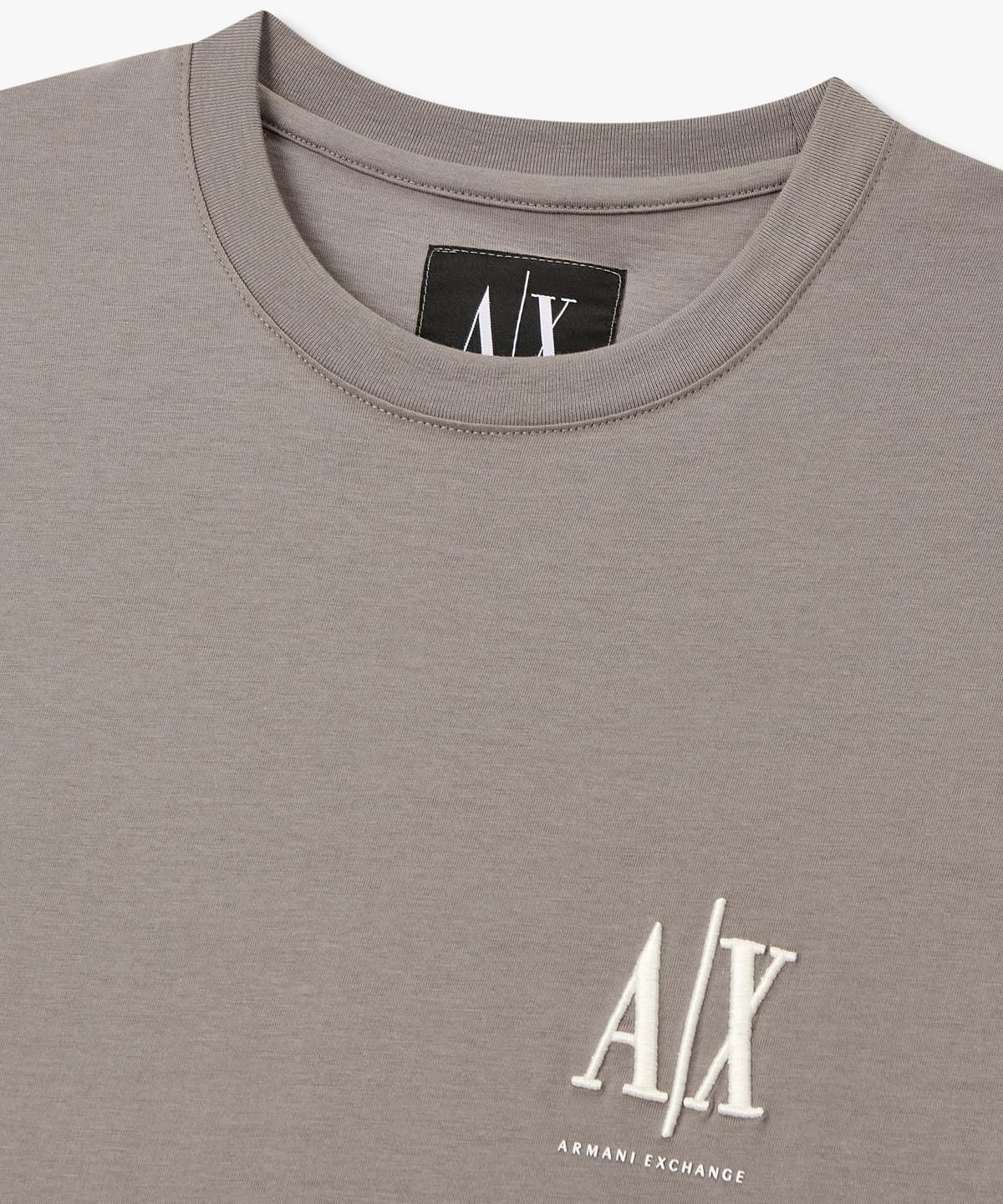 아르마니 익스체인지(ARMANI EXCHANGE) 남성 엠보 로고 자수 티셔츠 _토프_A416130902