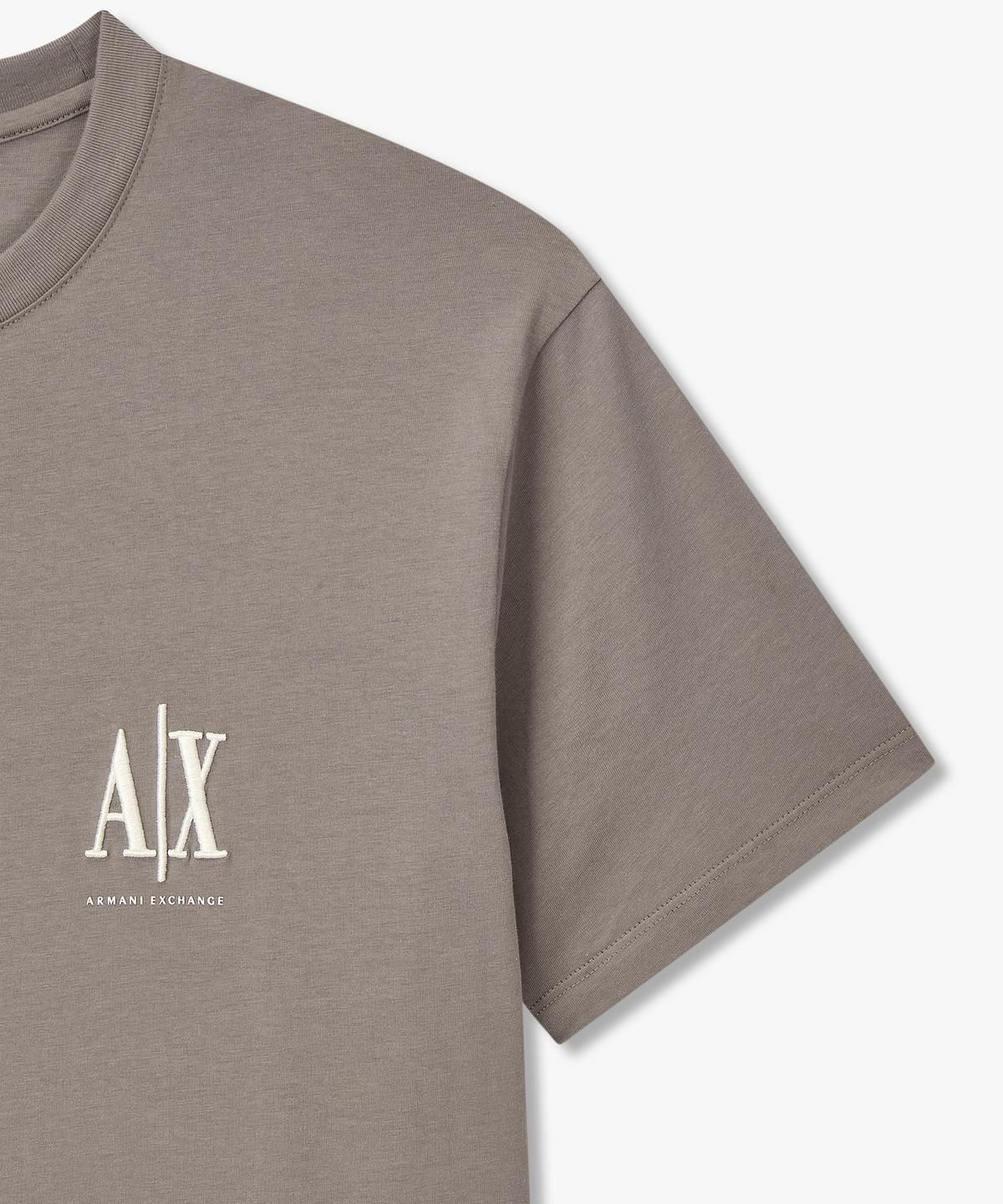 아르마니 익스체인지(ARMANI EXCHANGE) 남성 엠보 로고 자수 티셔츠 _토프_A416130902