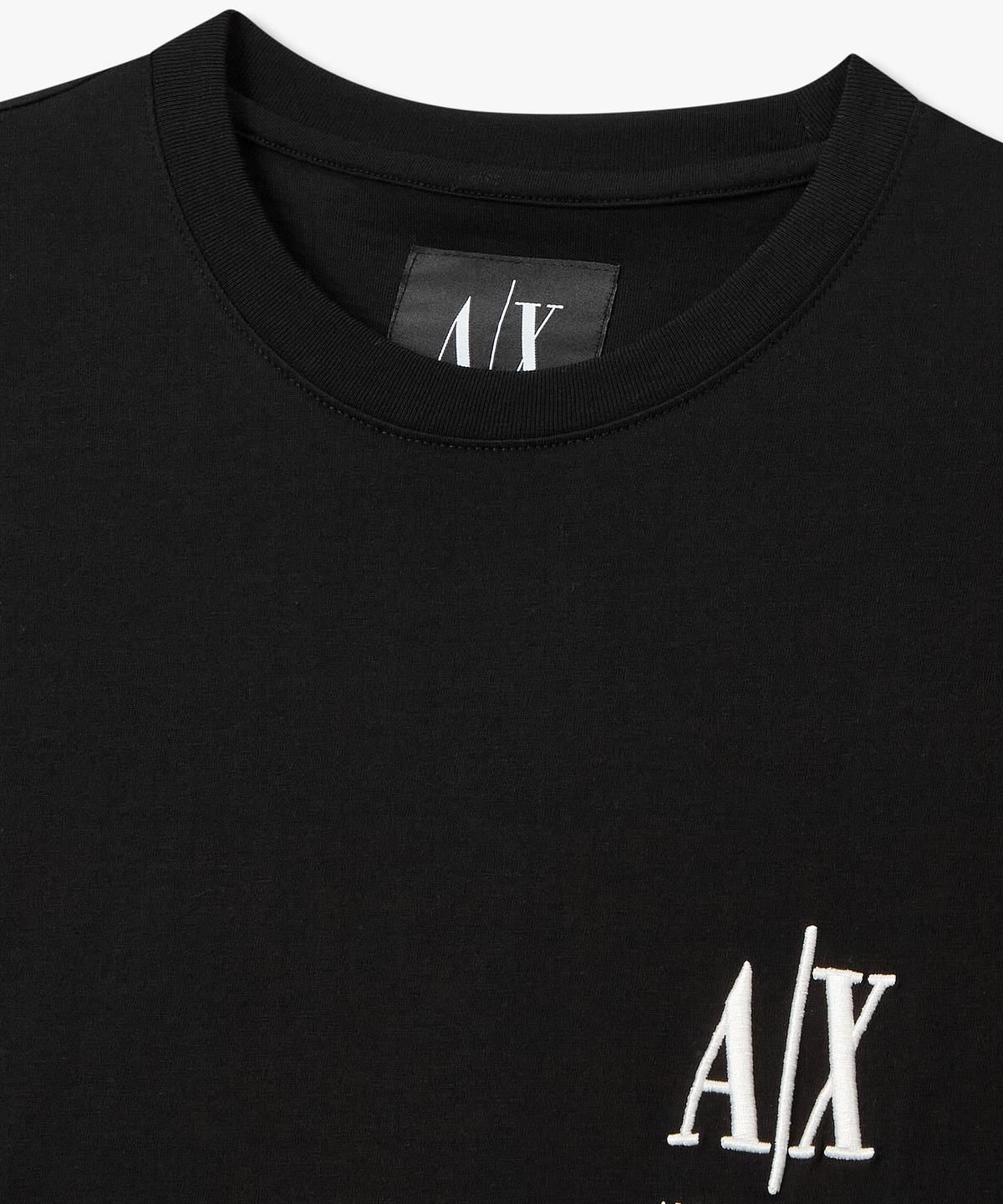 아르마니 익스체인지(ARMANI EXCHANGE) 남성 엠보 로고 자수 티셔츠 _블랙_A416130903