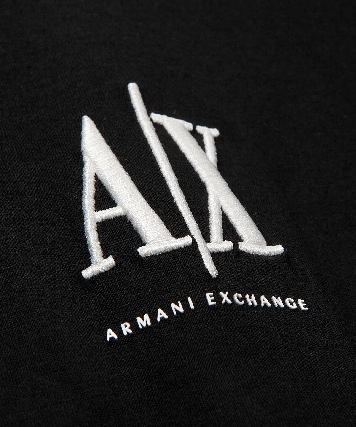 아르마니 익스체인지(ARMANI EXCHANGE) 남성 엠보 로고 자수 티셔츠 _블랙_A416130903