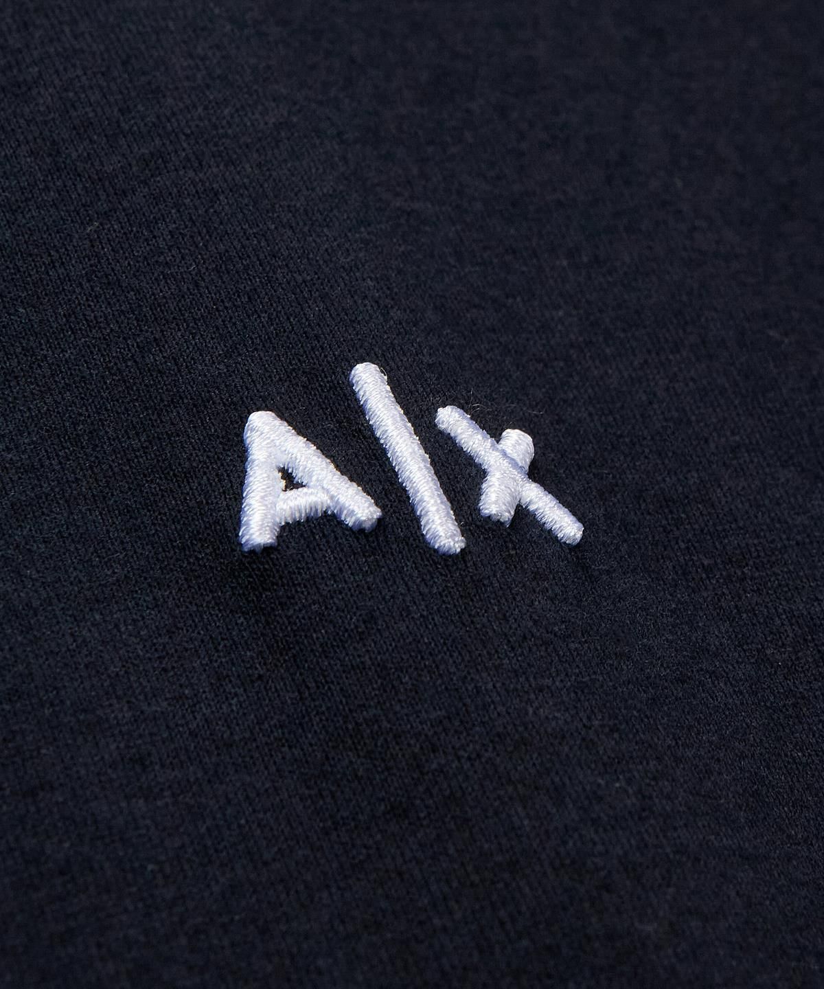 아르마니 익스체인지(ARMANI EXCHANGE) 남성 미니 로고 자수 티셔츠 _다크 네이비_A416130905