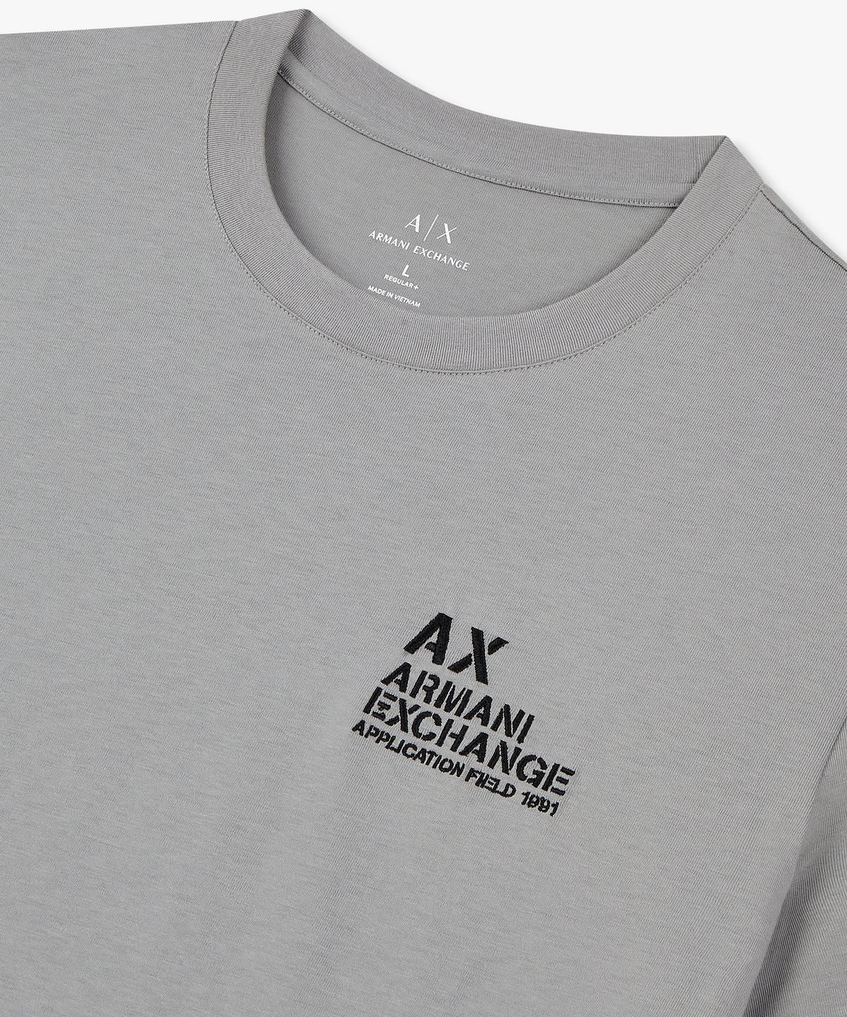 아르마니 익스체인지(ARMANI EXCHANGE) 남성 로고 엠브로이더리 티셔츠 _그레이_A415130039