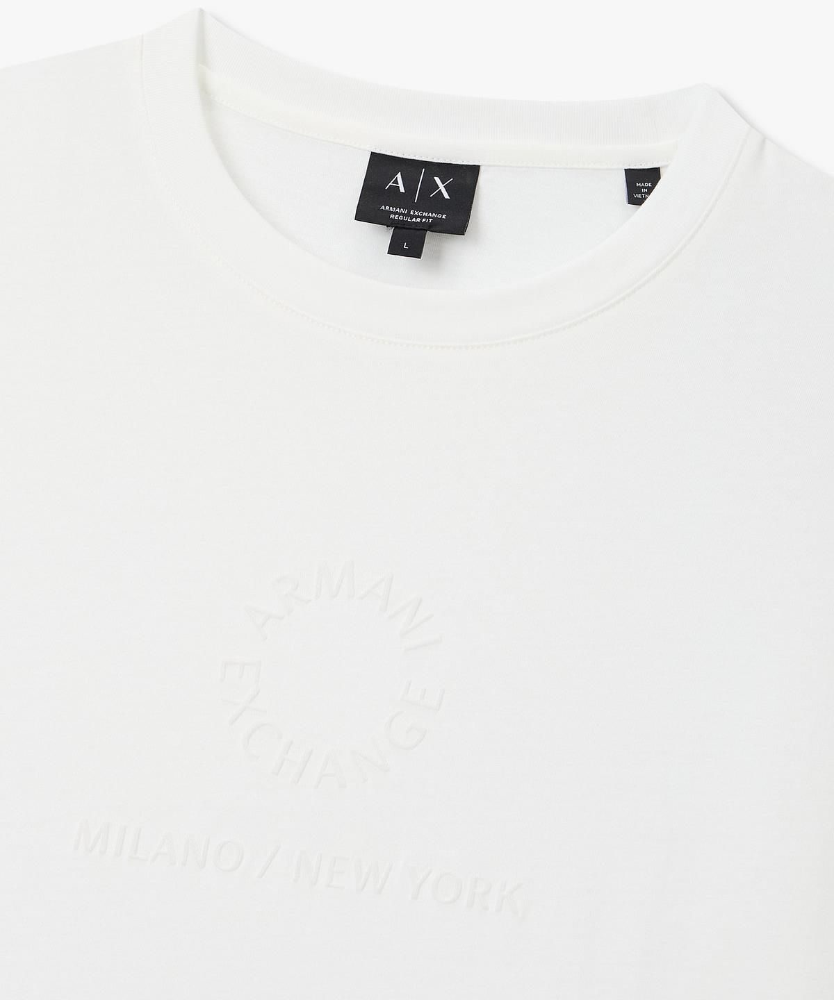 아르마니 익스체인지(ARMANI EXCHANGE) 남성 엠보 로고 디테일 코튼 티셔츠 _오프 화이트_A416130032