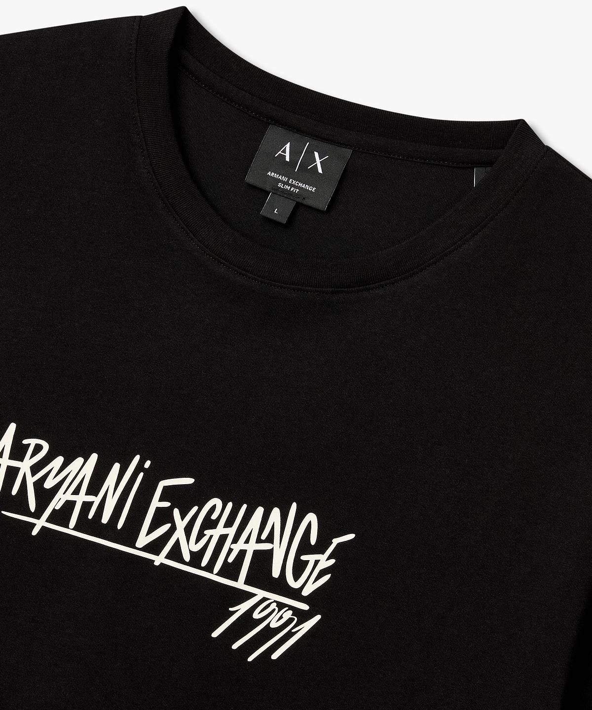 아르마니 익스체인지(ARMANI EXCHANGE) 남성 스크립트 로고 티셔츠 _블랙_A416130909