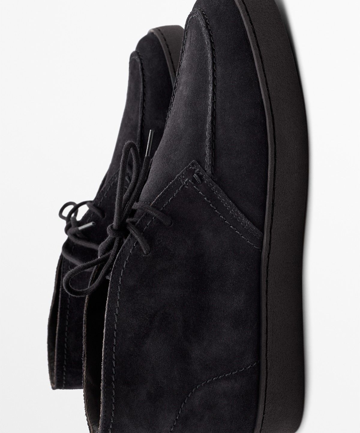마시모두띠(MASSIMO DUTTI) 스플릿 스웨이드 스티치 디테일 부티 슈즈