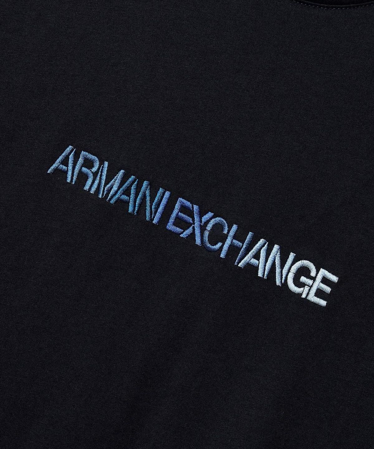 아르마니 익스체인지(ARMANI EXCHANGE) 남성 그라데이션 로고 자수 티셔츠 _다크 네이비_A416130028