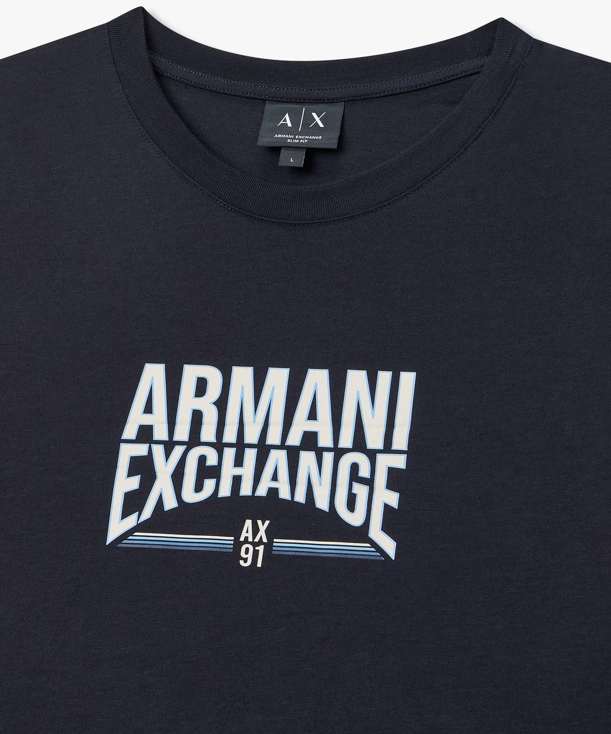 아르마니 익스체인지(ARMANI EXCHANGE) 남성 로고 프린트 슬림 핏 티셔츠 _다크 네이비_A416130035