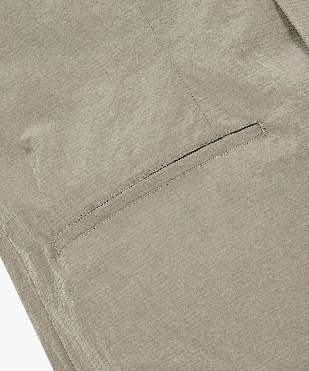 아르마니 익스체인지(ARMANI EXCHANGE) 남성 스냅 버튼 시어서커 블레이저 _카키 베이지_A415110015