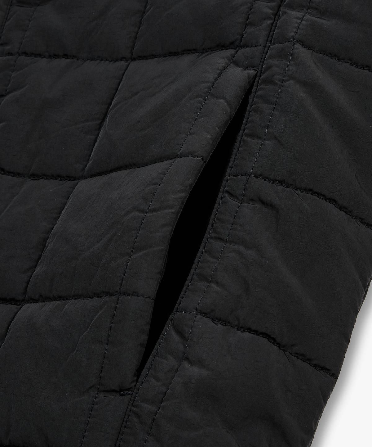 아르마니 익스체인지(ARMANI EXCHANGE) 남성 나일론 스퀘어 퀼팅 블루종 _블랙_A416110004