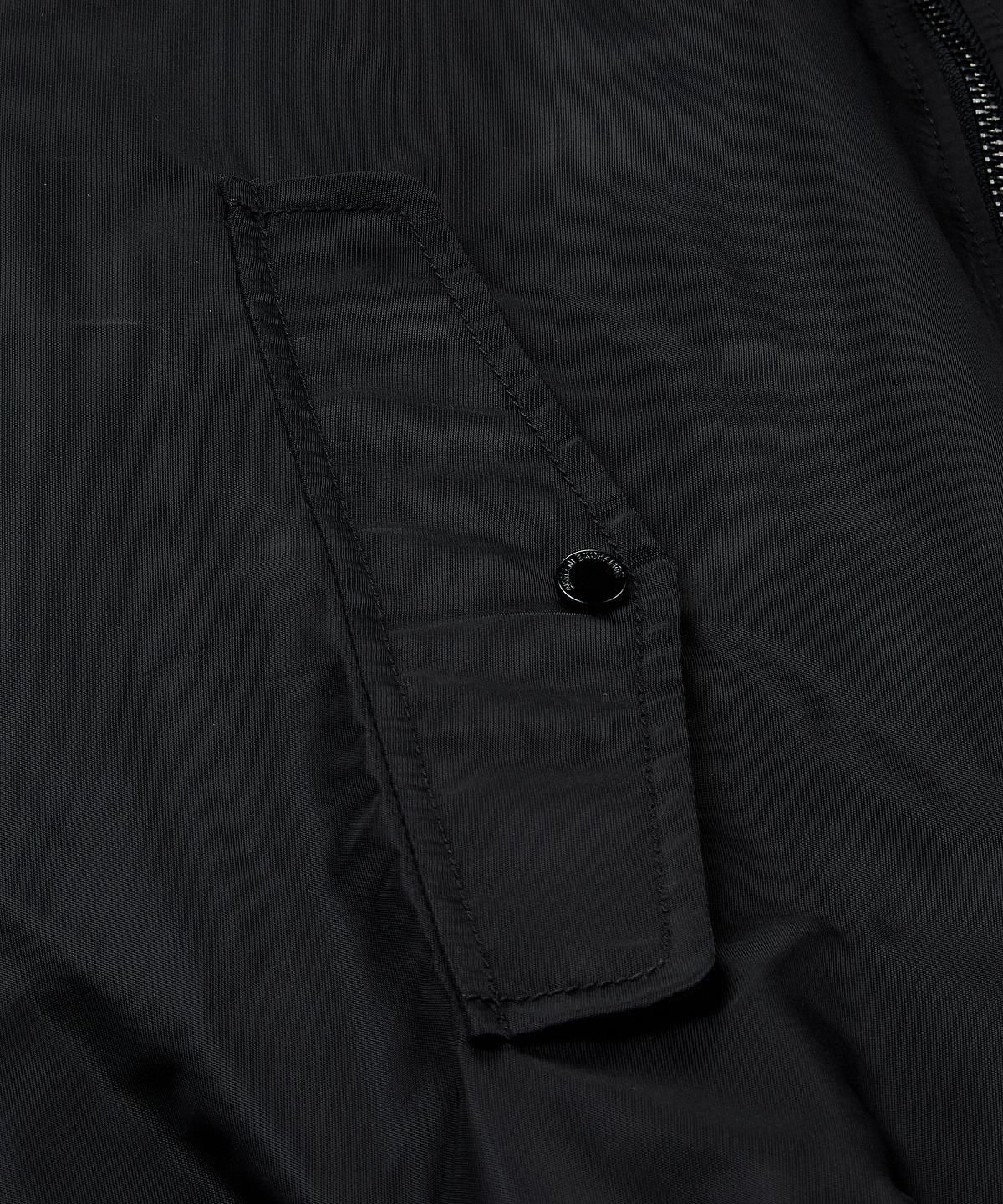 아르마니 익스체인지(ARMANI EXCHANGE) 남성 스트라이프 시보리 블루종 자켓 _블랙_A416110008