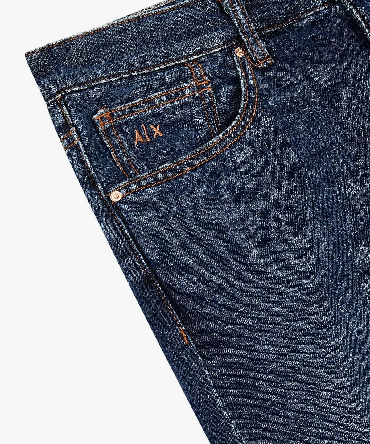아르마니 익스체인지(ARMANI EXCHANGE) 남성 백 로고 패치 스트레이트 진 _다크 블루_A416140006