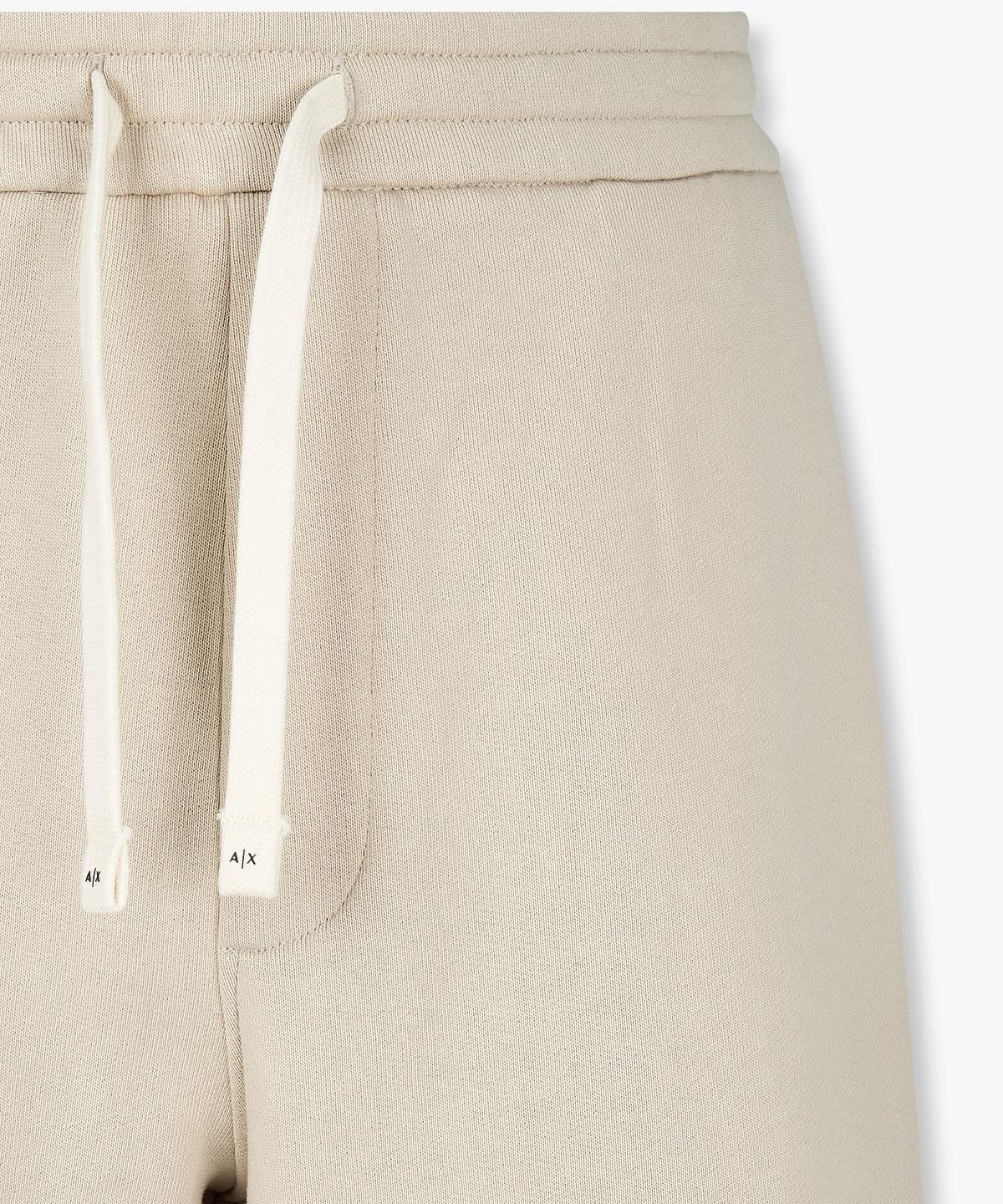 아르마니 익스체인지(ARMANI EXCHANGE) 남성 로고 자수 드로스트링 쇼츠 _베이지_A416142014