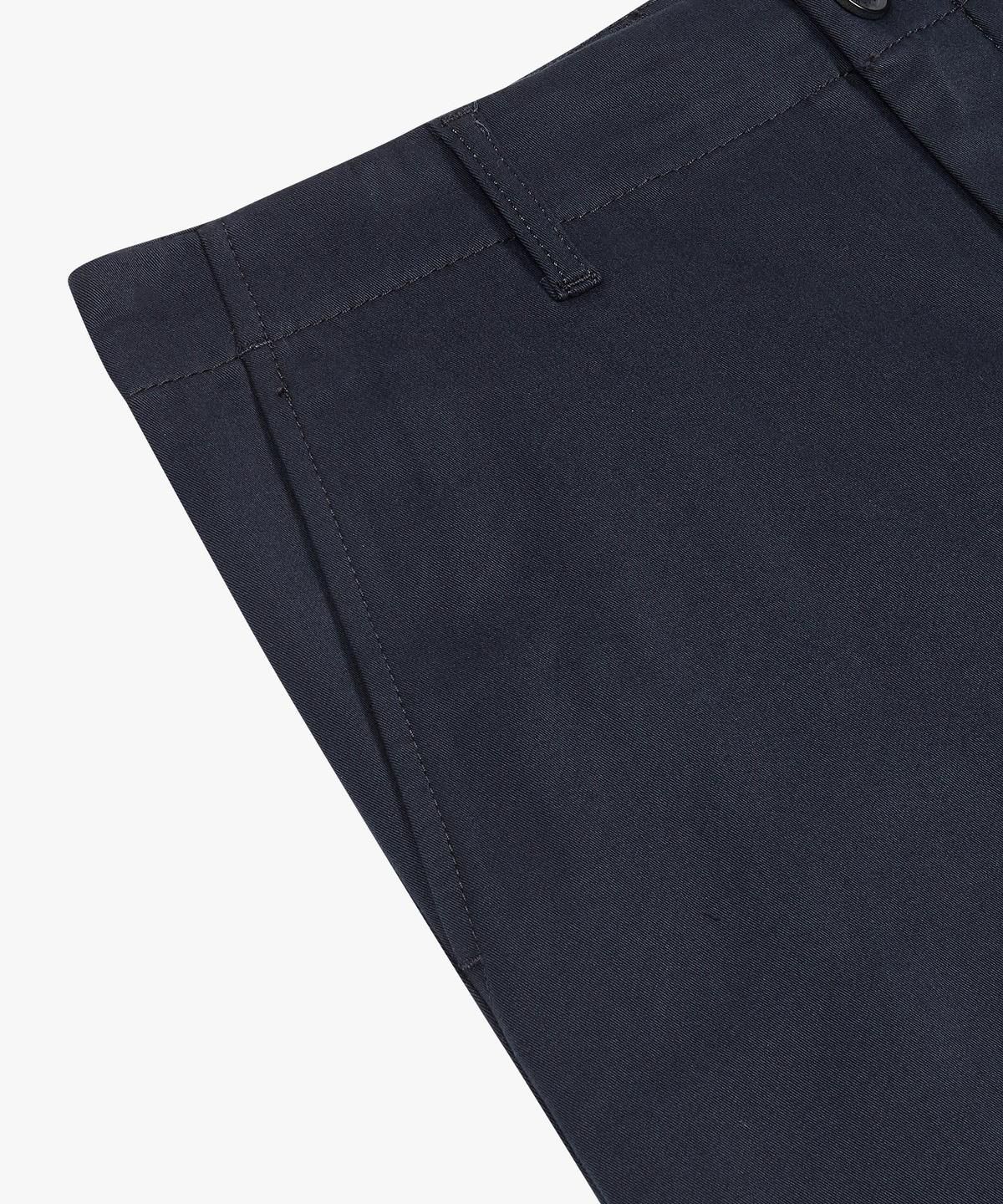 아르마니 익스체인지(ARMANI EXCHANGE) 남성 백 메탈 로고 스트레치 코튼 팬츠 _네이비_A414342003