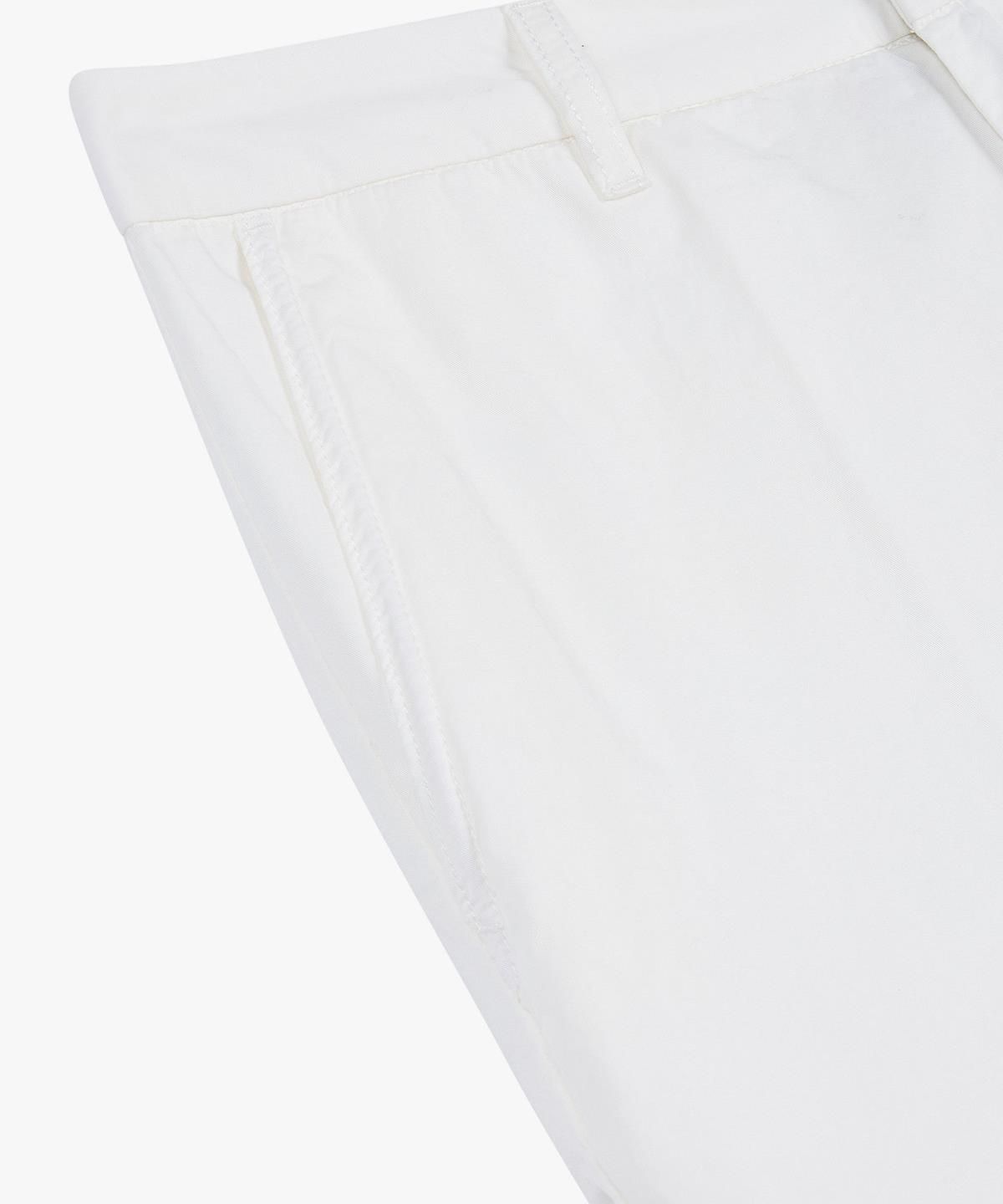 아르마니 익스체인지(ARMANI EXCHANGE) 남성 백 로고 패치 치노 팬츠 _오프 화이트_A415142010