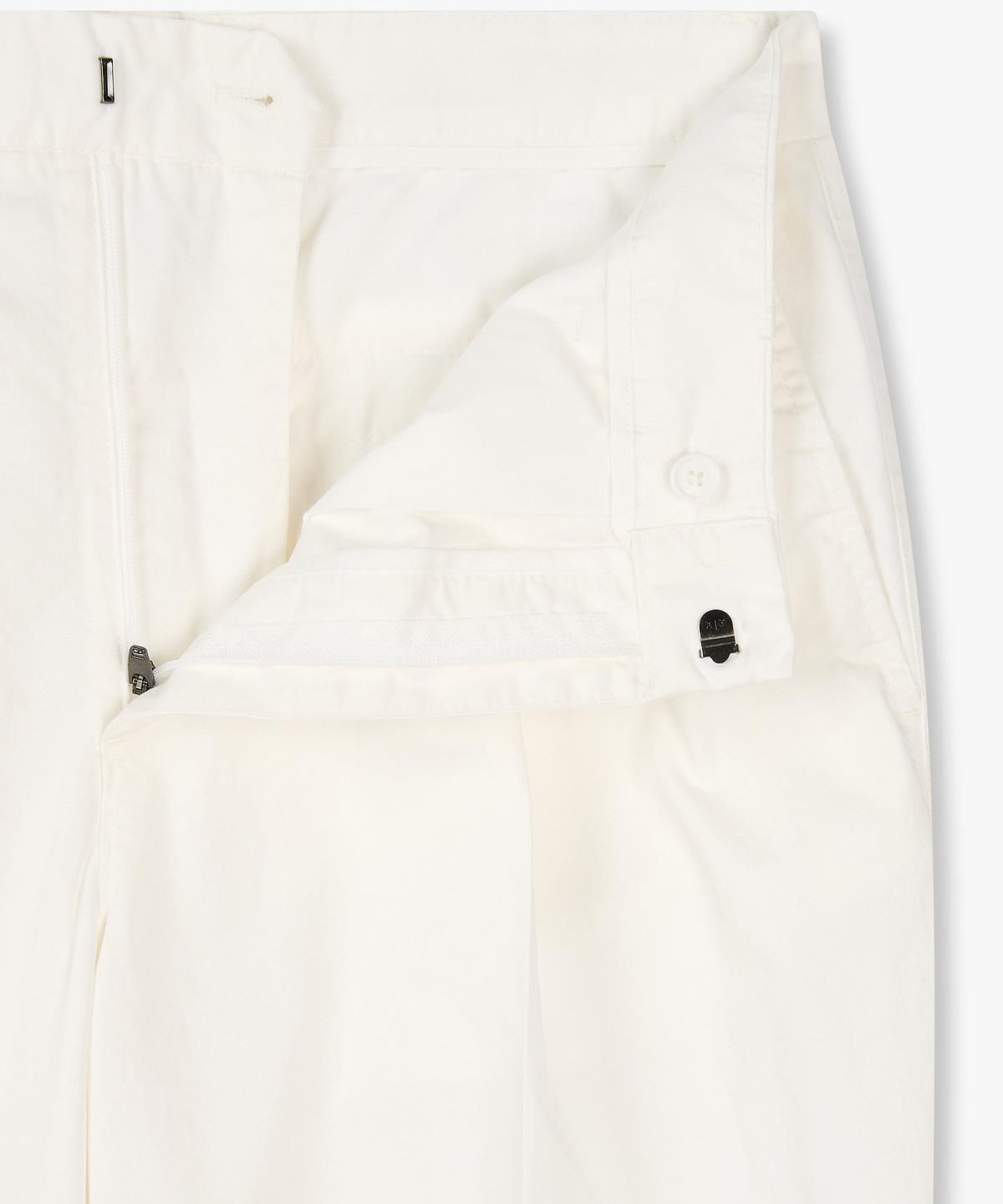 아르마니 익스체인지(ARMANI EXCHANGE) 남성 원 턱 플리티드 치노 팬츠 _오프 화이트_A416142006