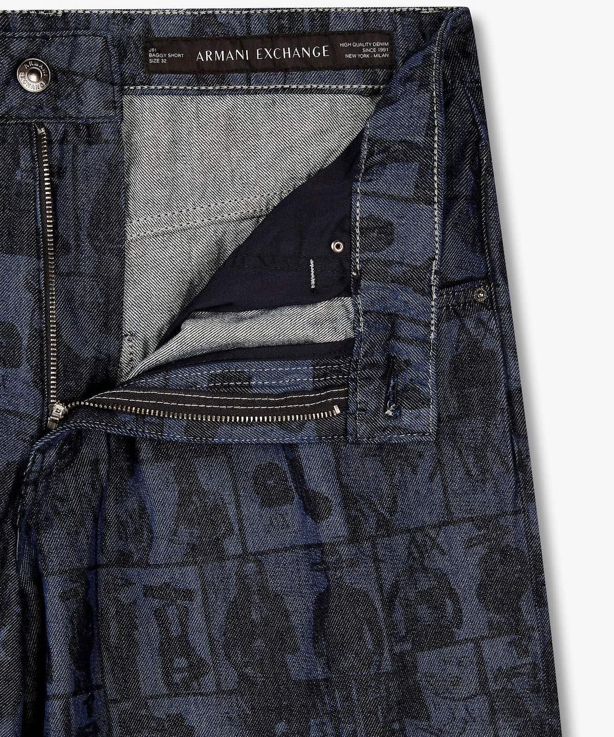 아르마니 익스체인지(ARMANI EXCHANGE) 남성 프린트 그래픽 데님 배기 쇼츠 _다크 블루_A416140012