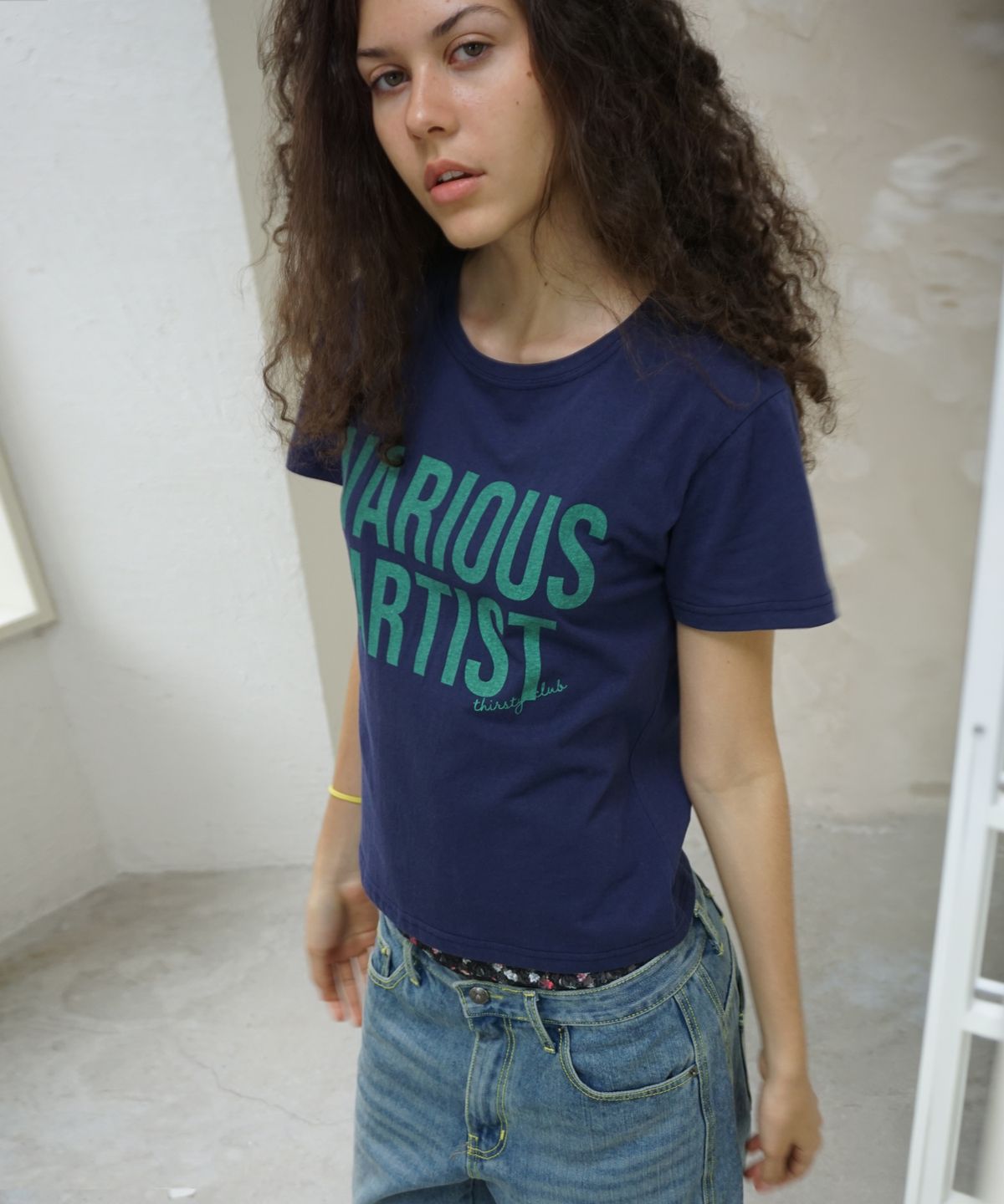 떨스티클럽(THIRSTYCLUB) VA graphic t shirt - Navy