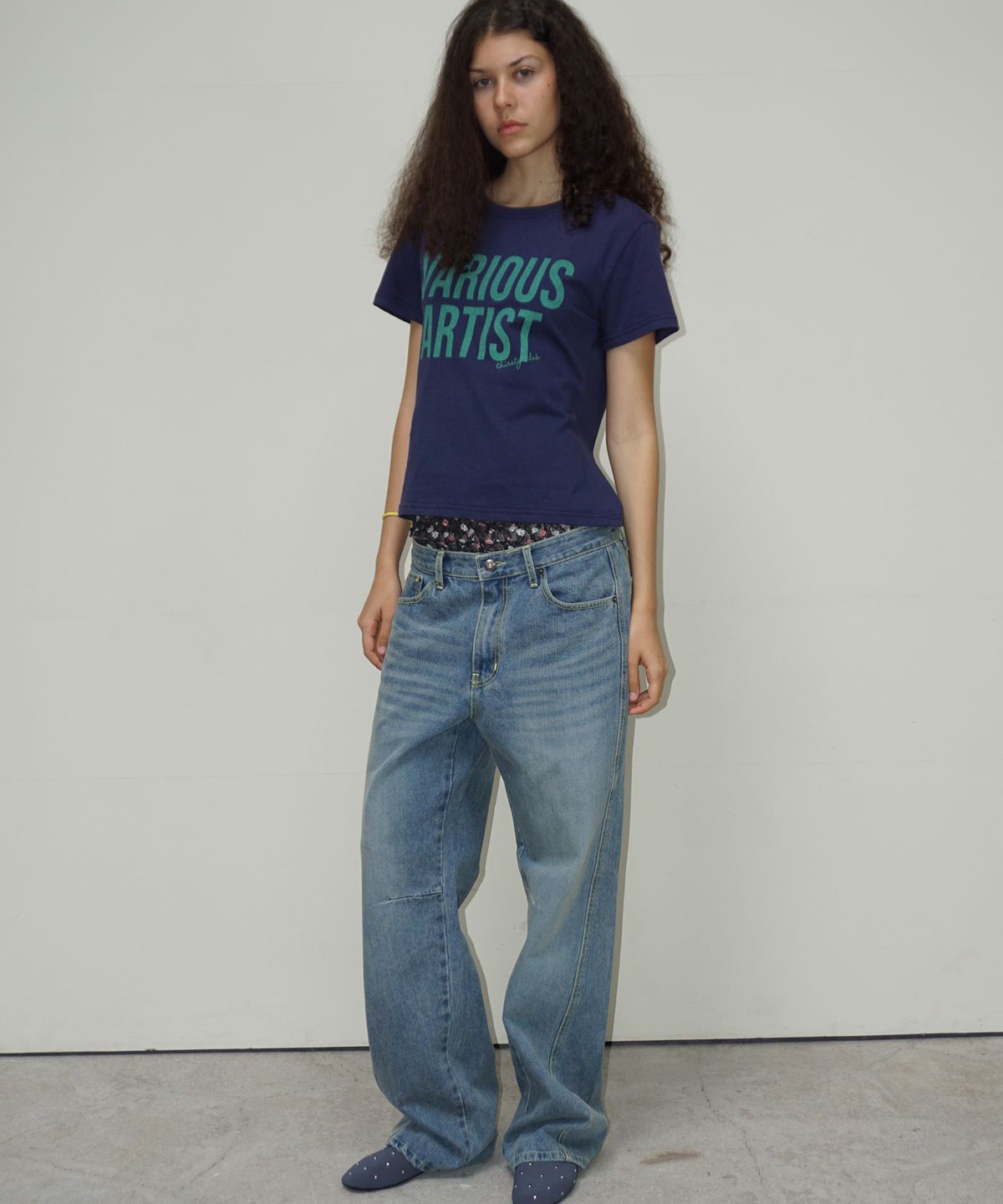 떨스티클럽(THIRSTYCLUB) VA graphic t shirt - Navy