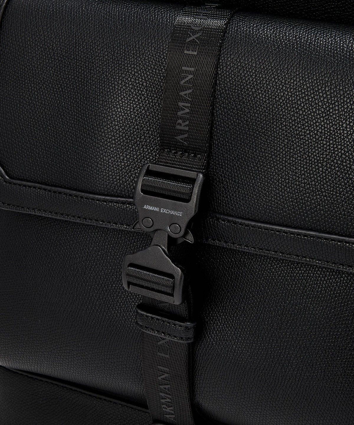 아르마니 익스체인지(ARMANI EXCHANGE) 남성 버클 포켓 라운드 백팩 _블랙_A416170003