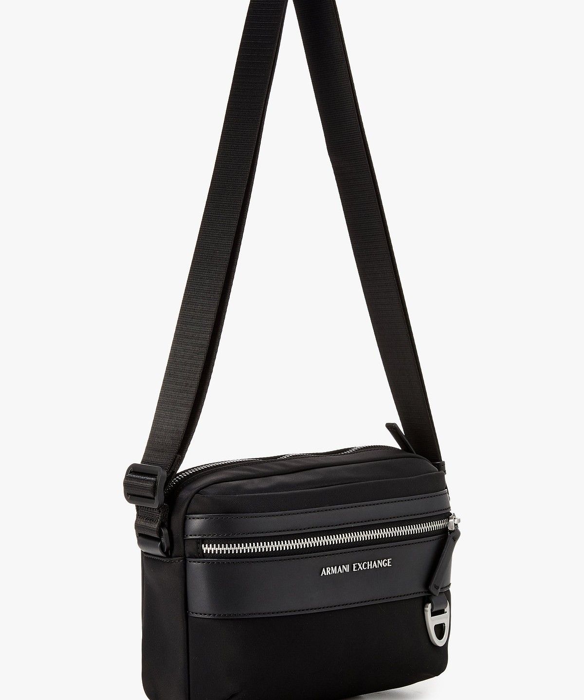 아르마니 익스체인지(ARMANI EXCHANGE) 남성 메탈 로고 나일론 크로스바디백 _블랙_A416170002