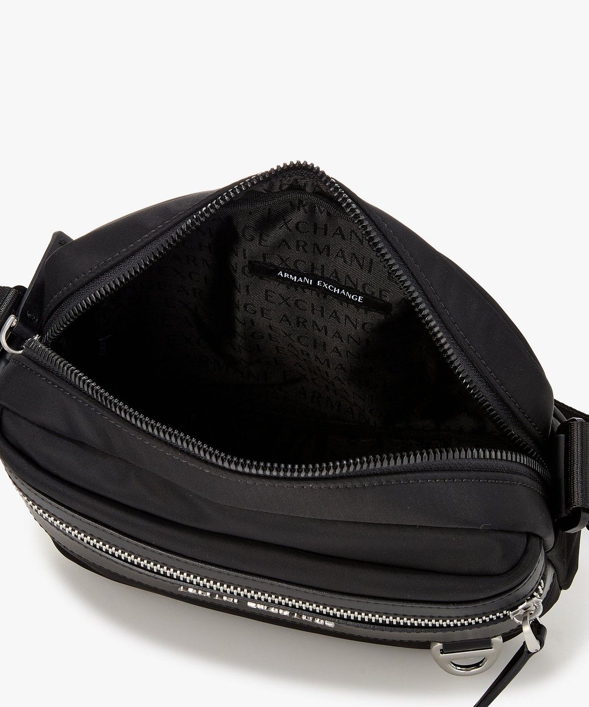 아르마니 익스체인지(ARMANI EXCHANGE) 남성 메탈 로고 나일론 크로스바디백 _블랙_A416170002