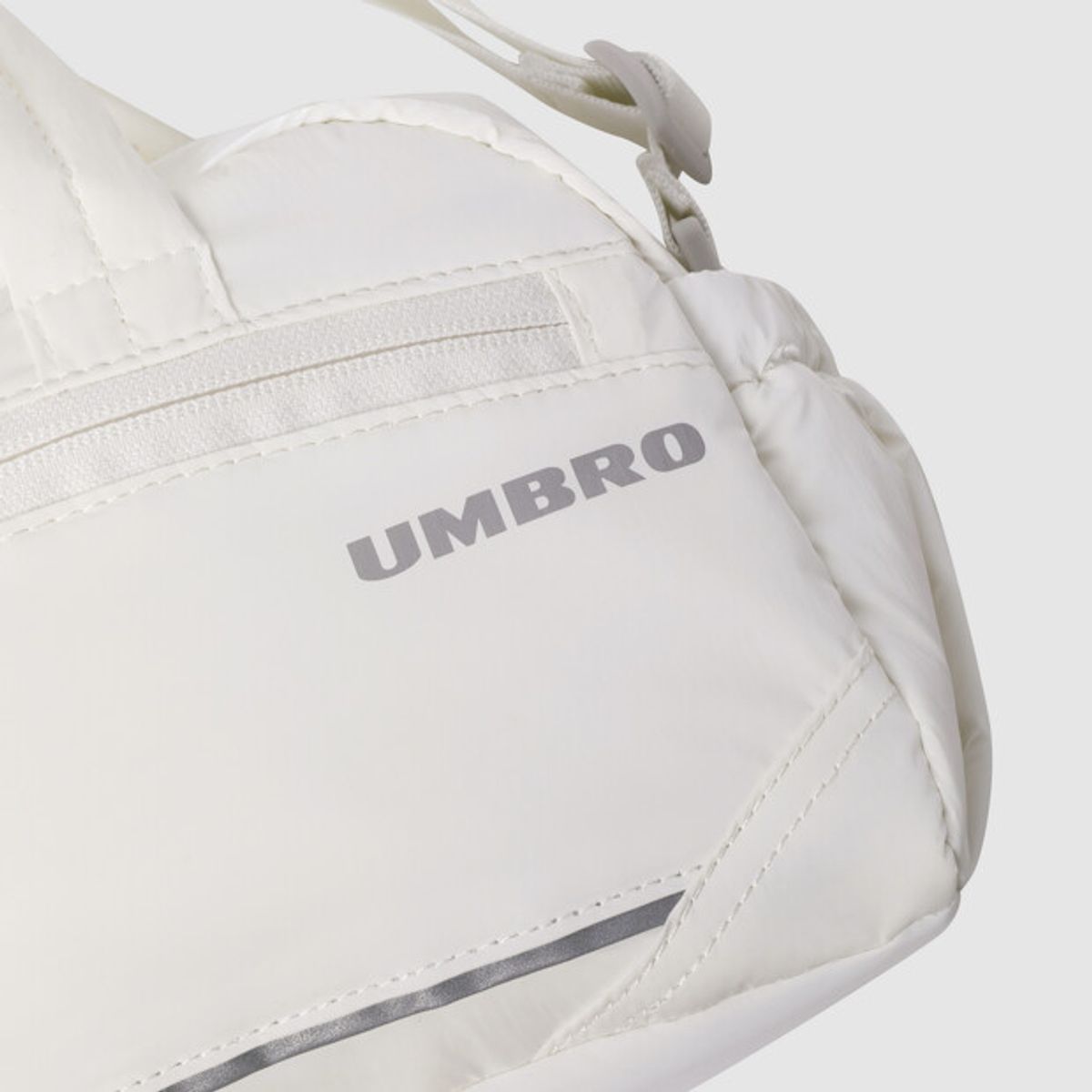 엄브로(UMBRO) 올라운더 더플 크로스백 화이트 UR323CBG92
