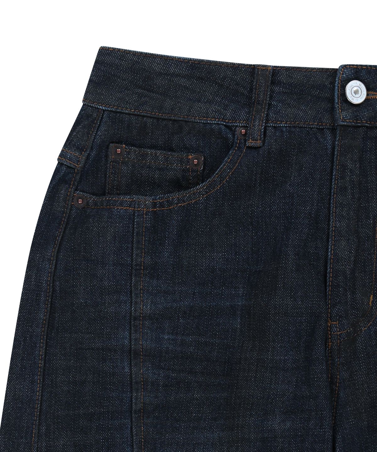 마뗑킴(MATIN KIM) TWISTED VOLUME COATED DENIM PANTS IN DARK NAVY