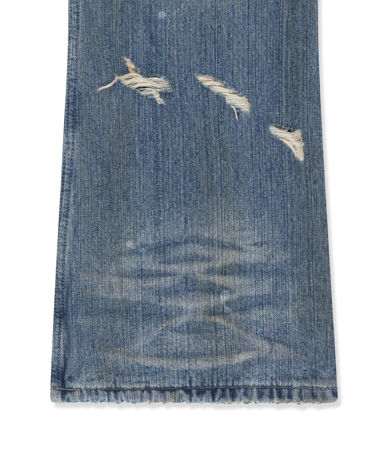 마뗑킴(MATIN KIM) SLUB DAMAGE BOOTCUT DENIM PANTS IN BLUE