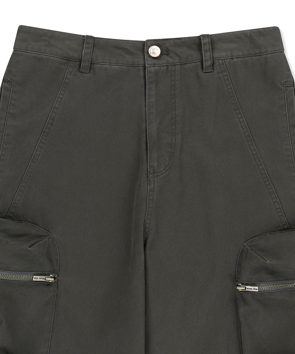 마뗑킴(MATIN KIM) VOLUME TUCK CARGO PANTS IN CHARCOAL