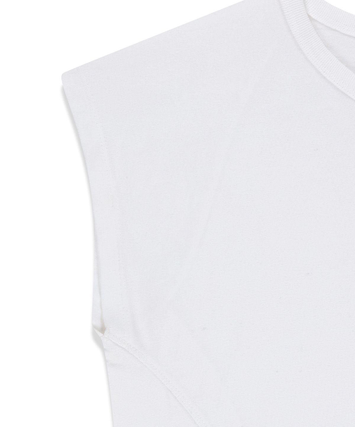 마뗑킴(MATIN KIM) CURVED CUT SLIM TOP IN IVORY