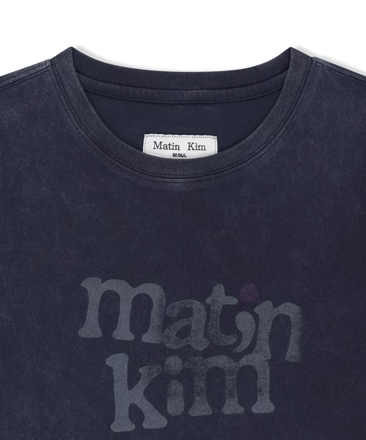 마뗑킴(MATIN KIM) ROUND LOGO GRAFFITI SLIM TOP IN NAVY