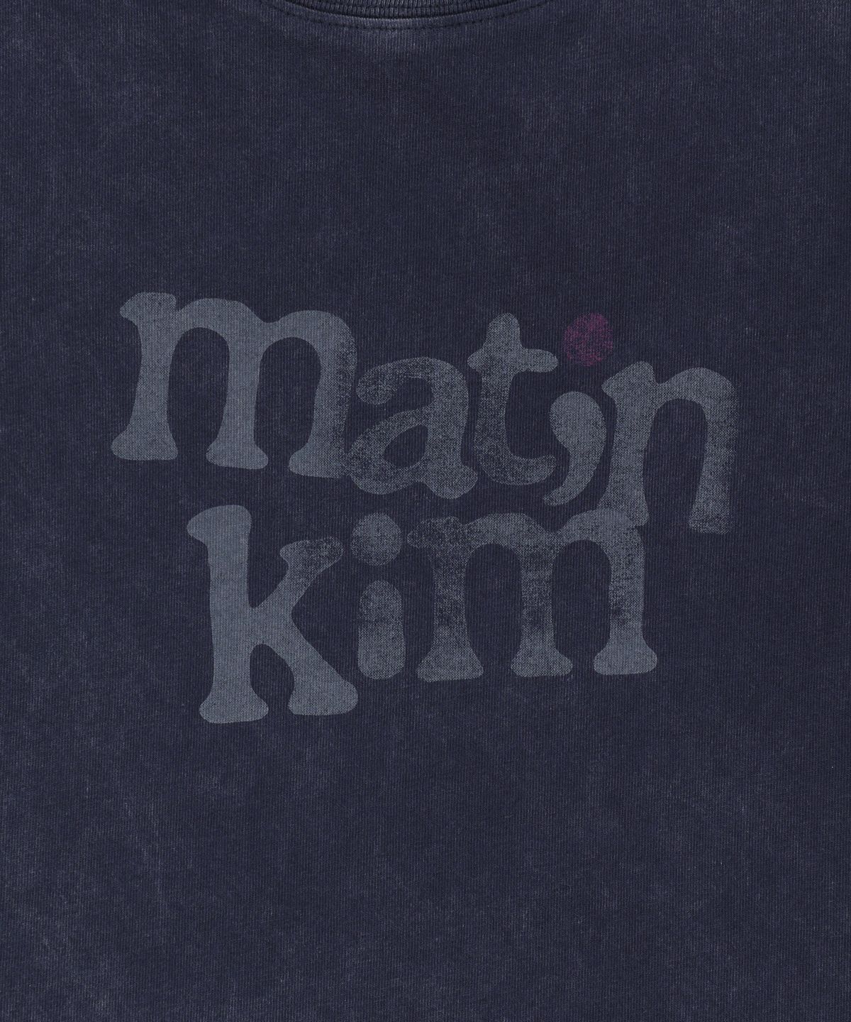 마뗑킴(MATIN KIM) ROUND LOGO GRAFFITI SLIM TOP IN NAVY