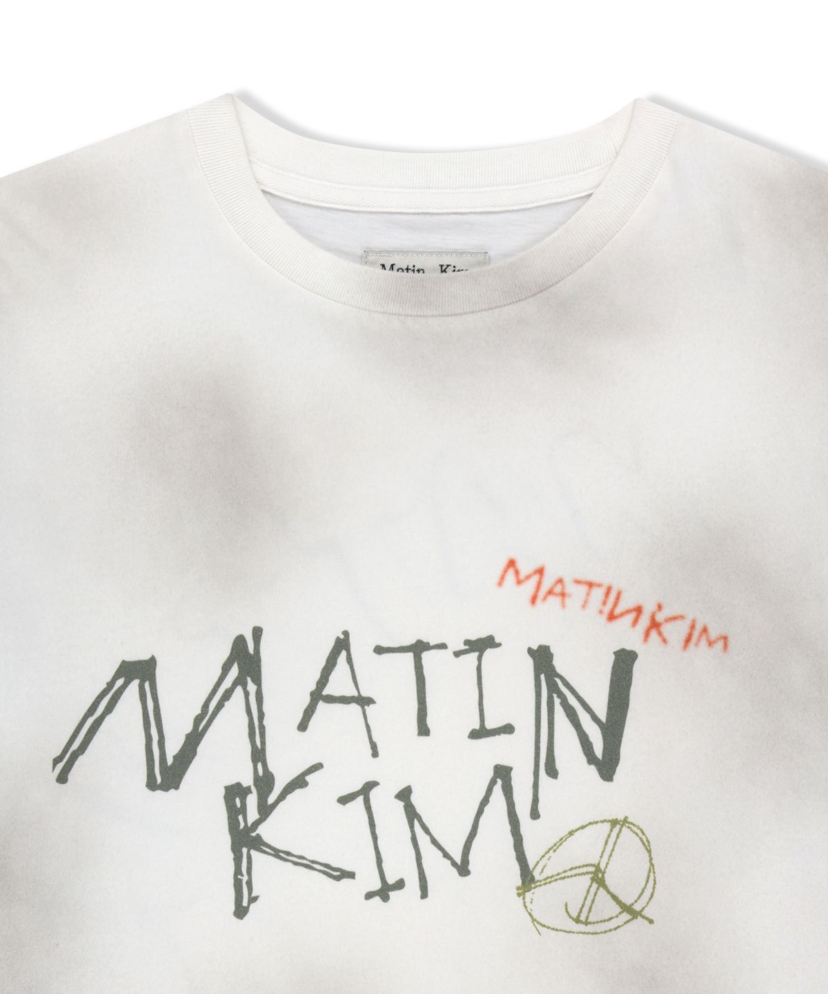 마뗑킴(MATIN KIM) VINTAGE GRAFFITI LOGO TOP IN WHITE