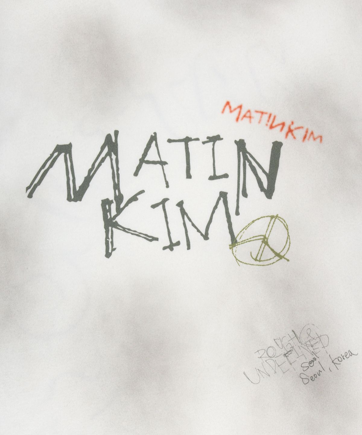 마뗑킴(MATIN KIM) VINTAGE GRAFFITI LOGO TOP IN WHITE