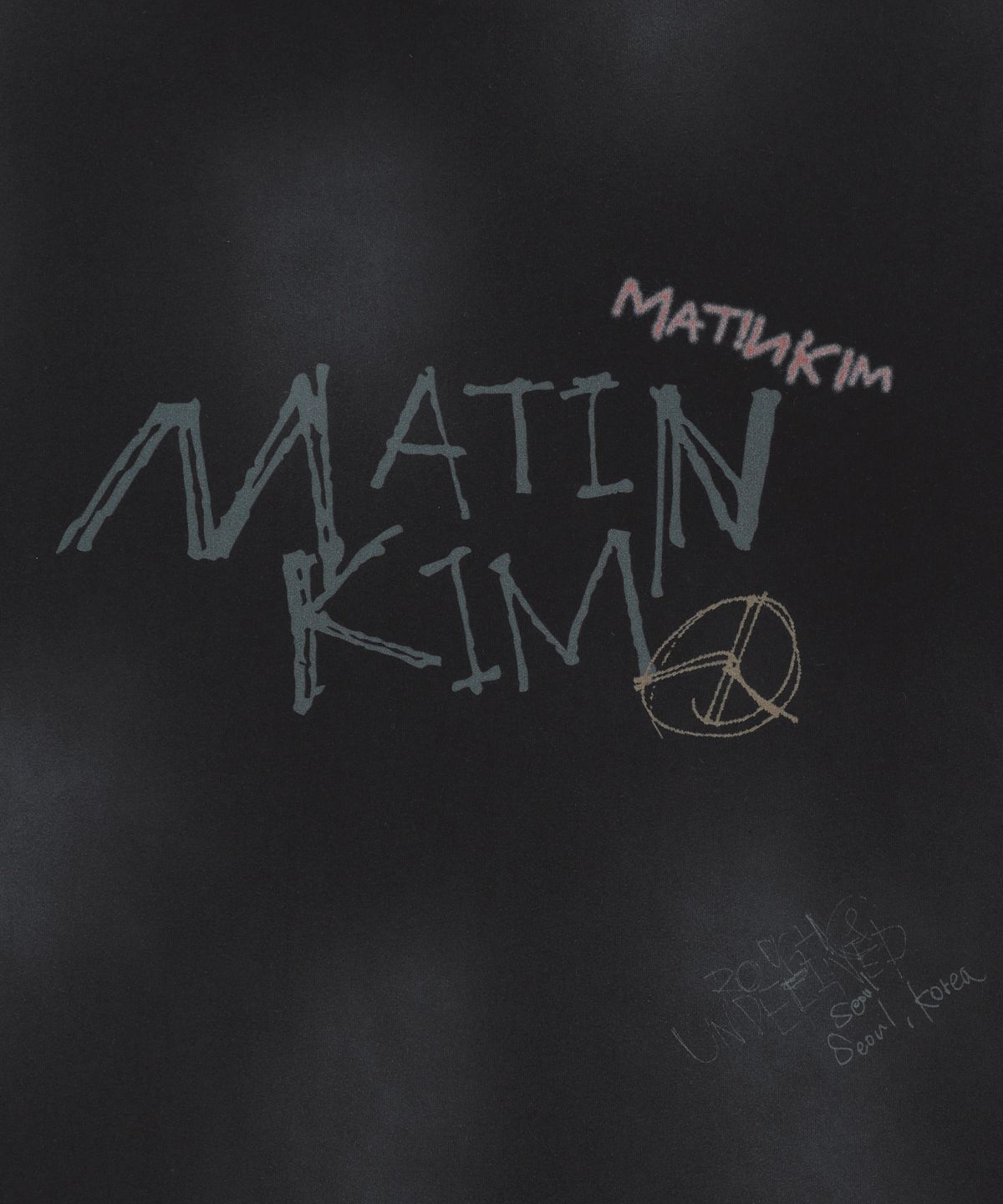 마뗑킴(MATIN KIM) VINTAGE GRAFFITI LOGO TOP IN BLACK