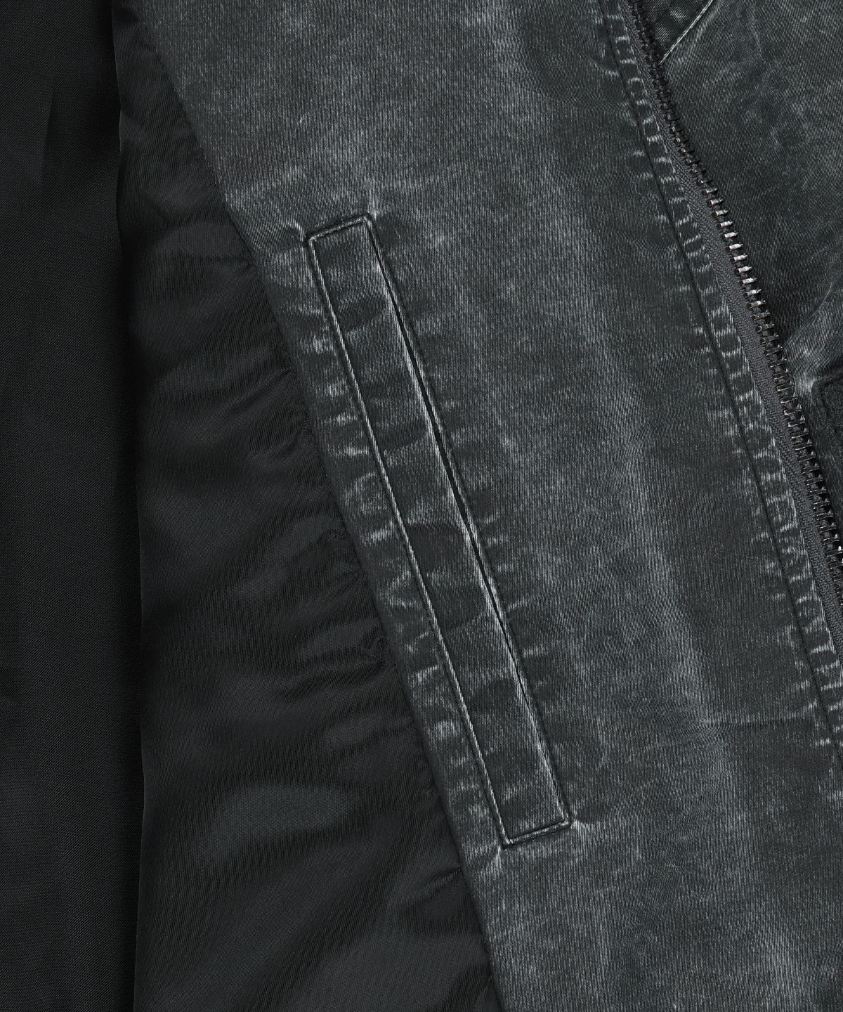 마뗑킴(MATIN KIM) PIGMENT COATED BACK LOGO JUMPER IN CHARCOAL